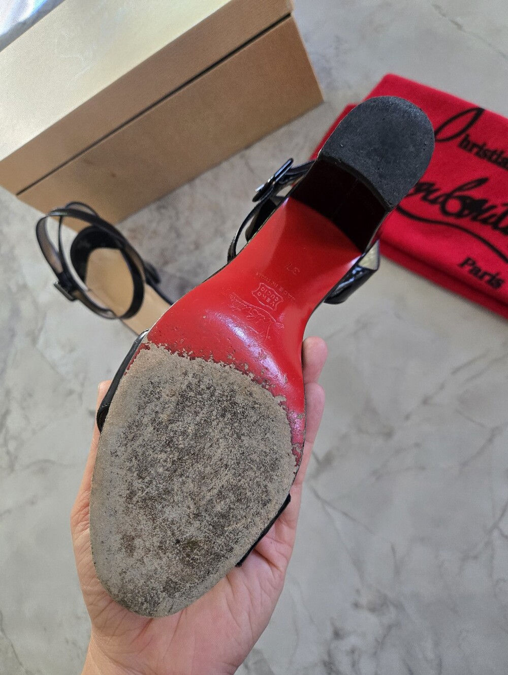 { Christian Louboutin } Jordi Heel - Picture 6 of 14